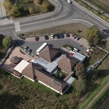 Penzion Almada Zvolen Εξωτερικό φωτογραφία